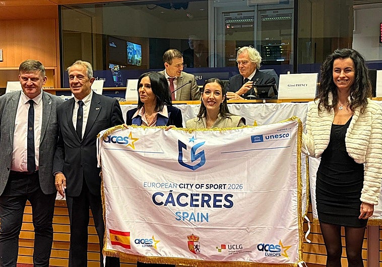 Cáceres recibe en Bruselas el título de Ciudad Europea del Deporte